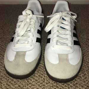 women’s adidas samba classic